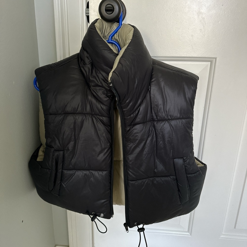 Black puffer vest